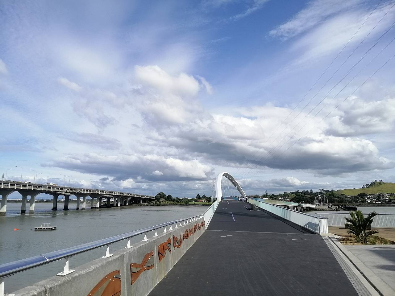 Mangere Bridge to Auckland Airport cycle route