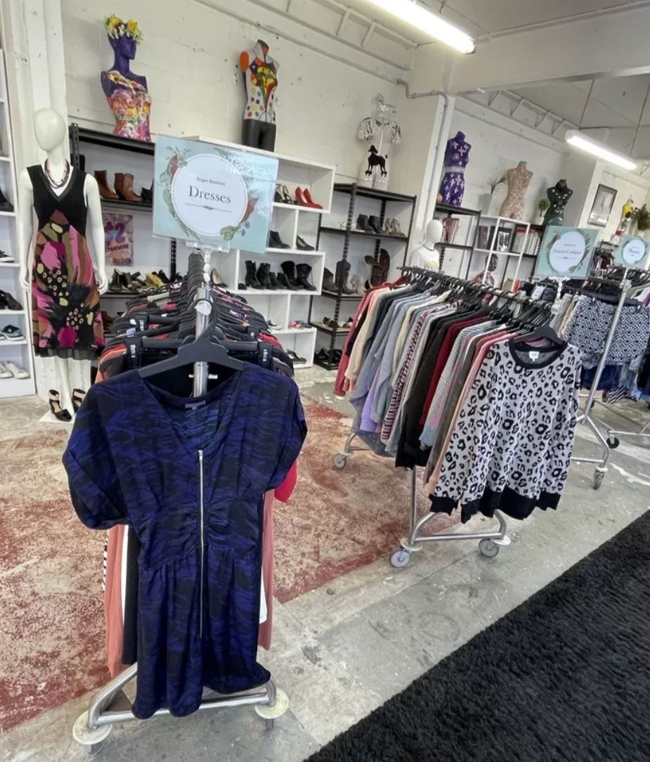 Mercy Hospice Shop Ladies Mile Ellerslie Auckland clothing books