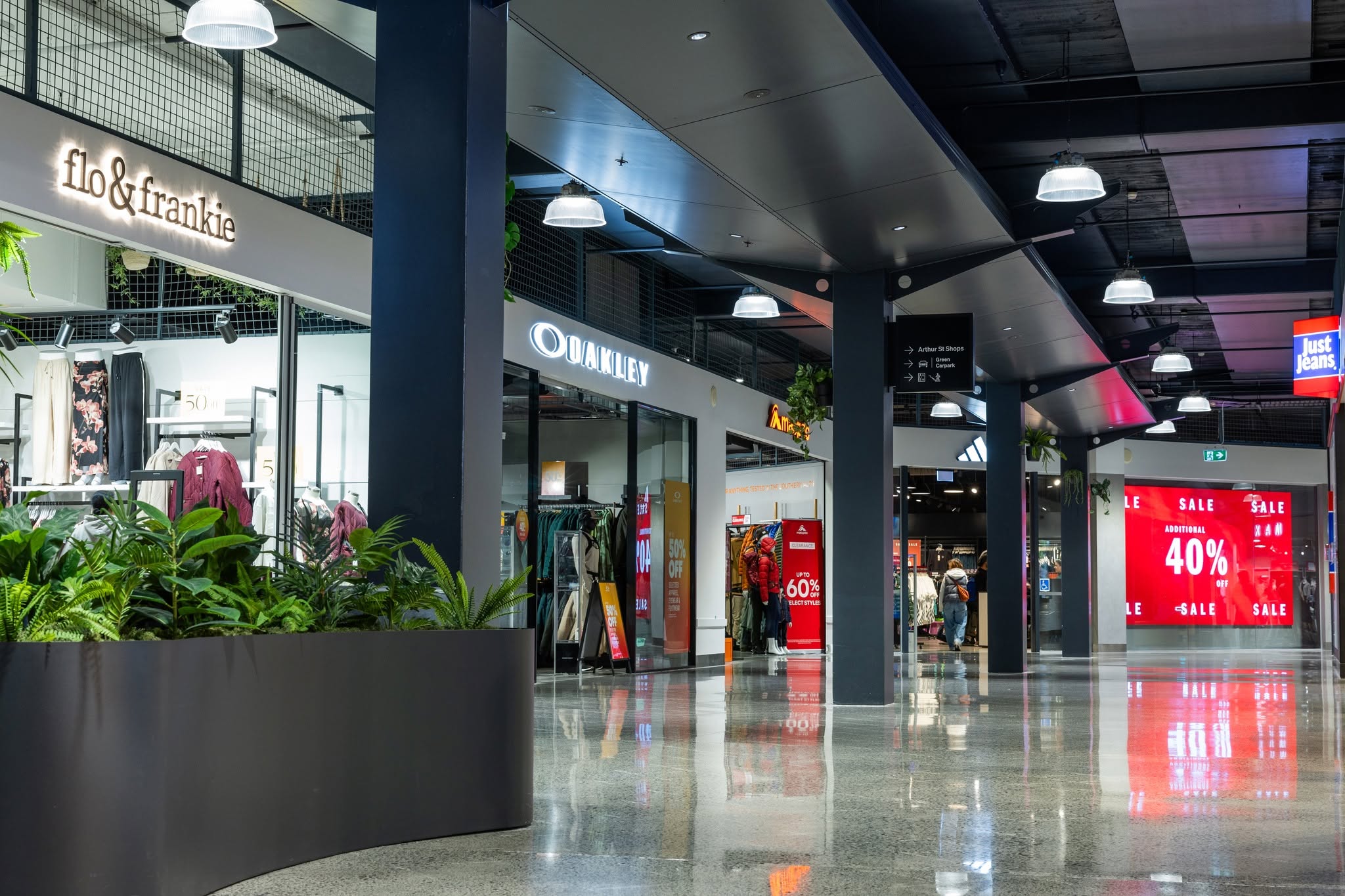 Dress Smart Outlet Shopping Centre Arthur Street Onehunga Auckland Nike Adidas Kathmandu Calvin Klein Tommy Hilfiger