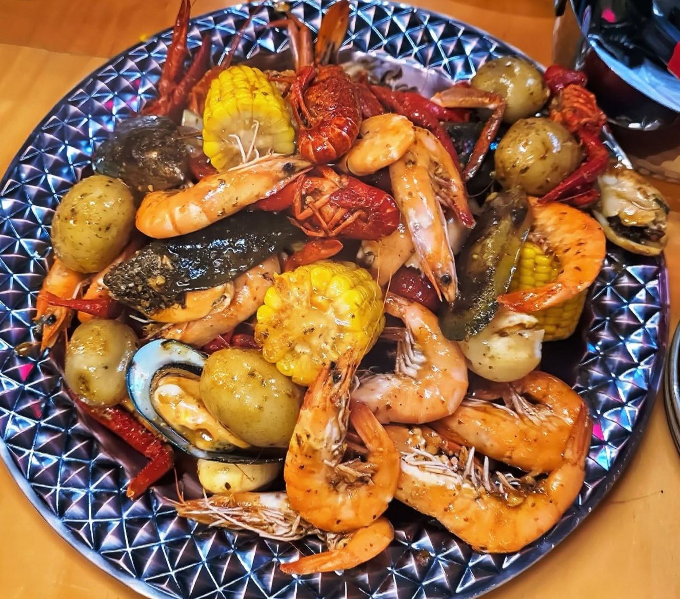 Manaia Seafood Boil Hill Street Onehunga Auckland seafood boil prawns crab mussels sauce donuts
